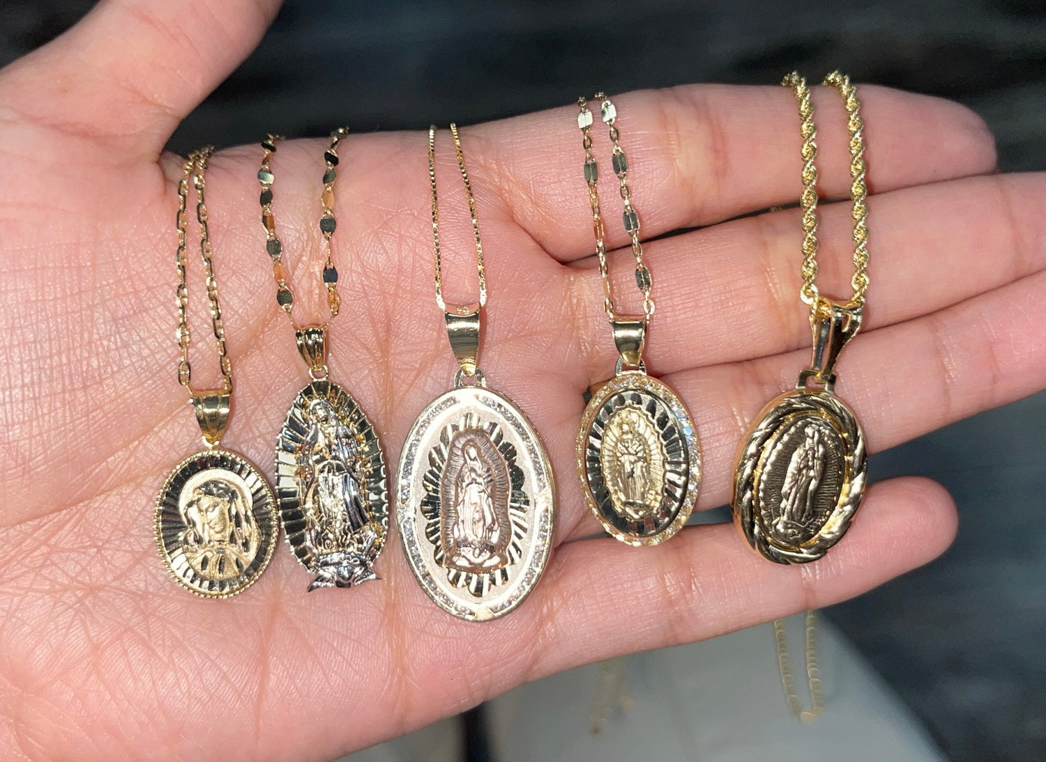 14K Gold Virgin Mary Pendant & Chain Set