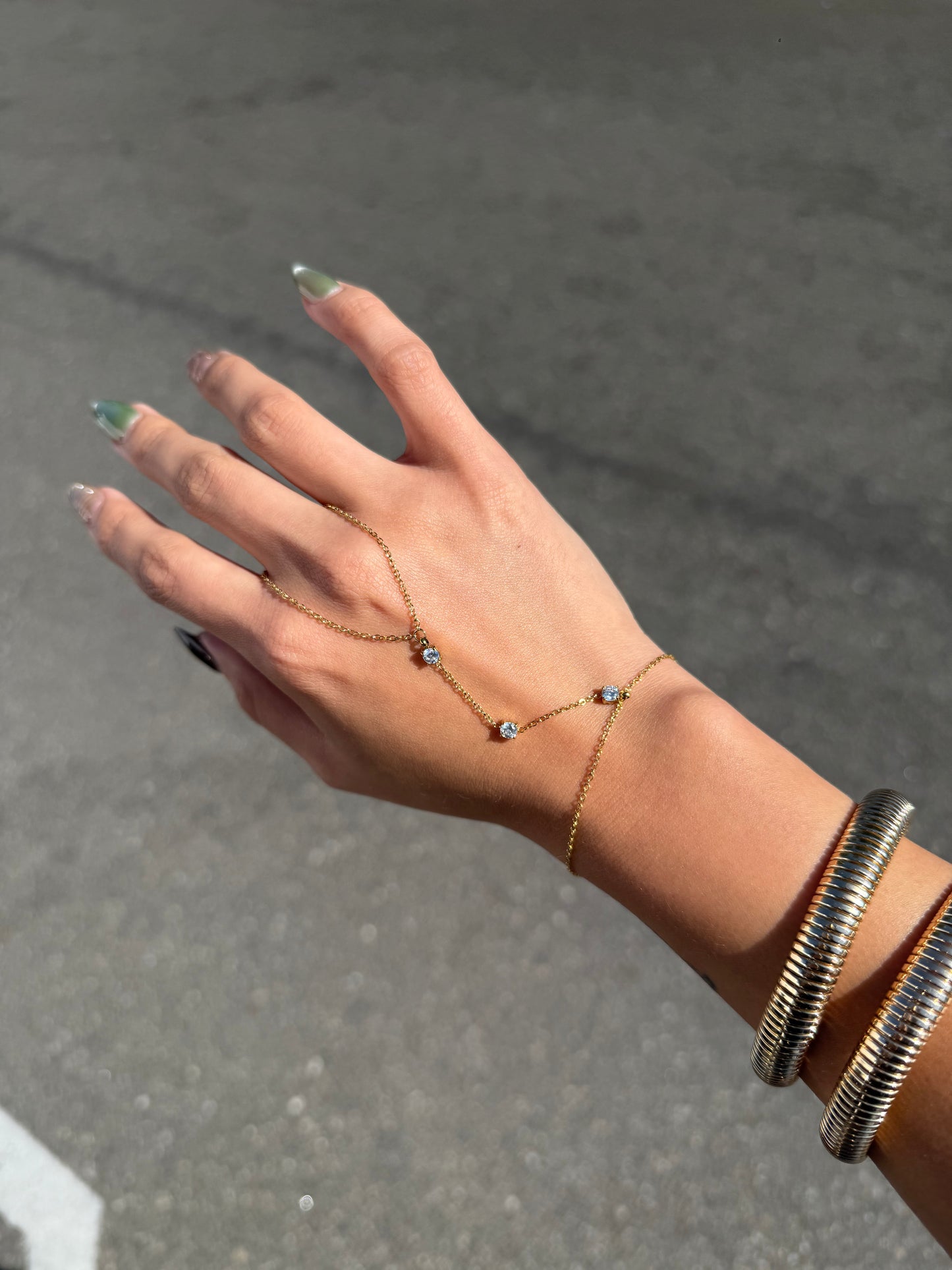 Three-Points Hand Chain