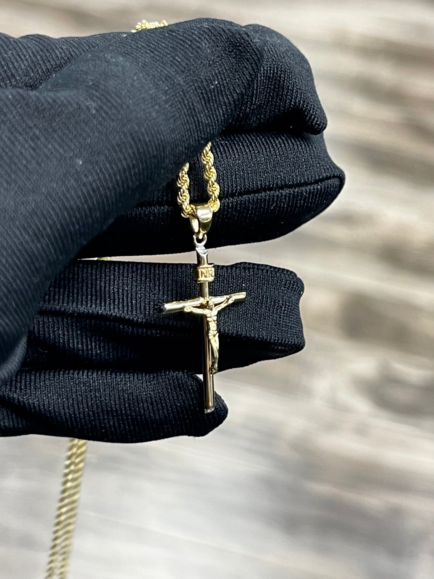 14K Gold Cross Pendant & Chain Set