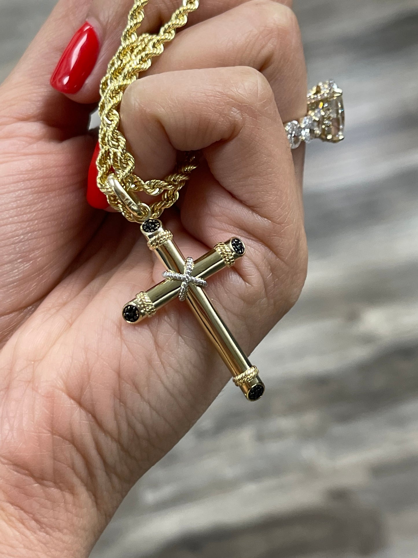 14K Gold Cross Pendant & Chain Set