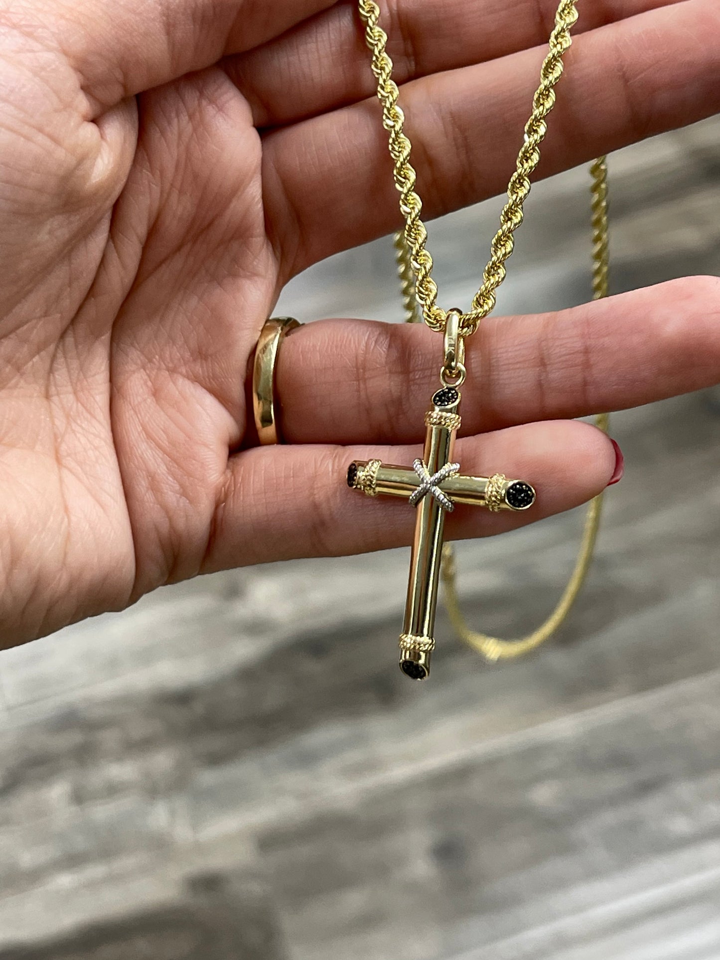 14K Gold Cross Pendant & Chain Set