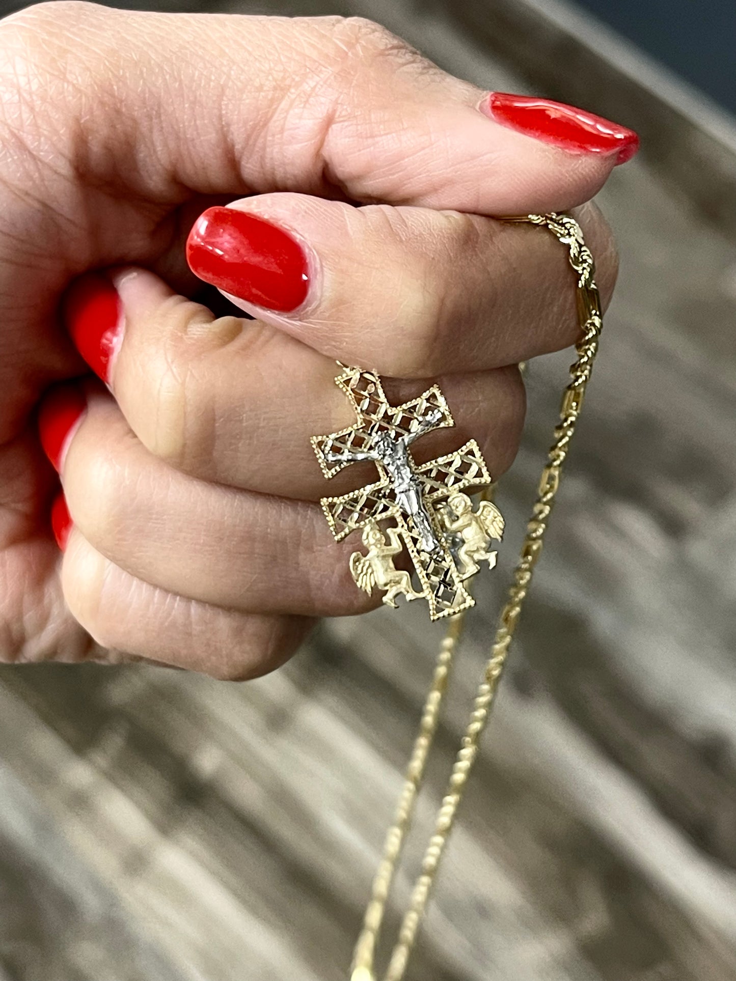 14k Gold Cross Pendant & Chain Set