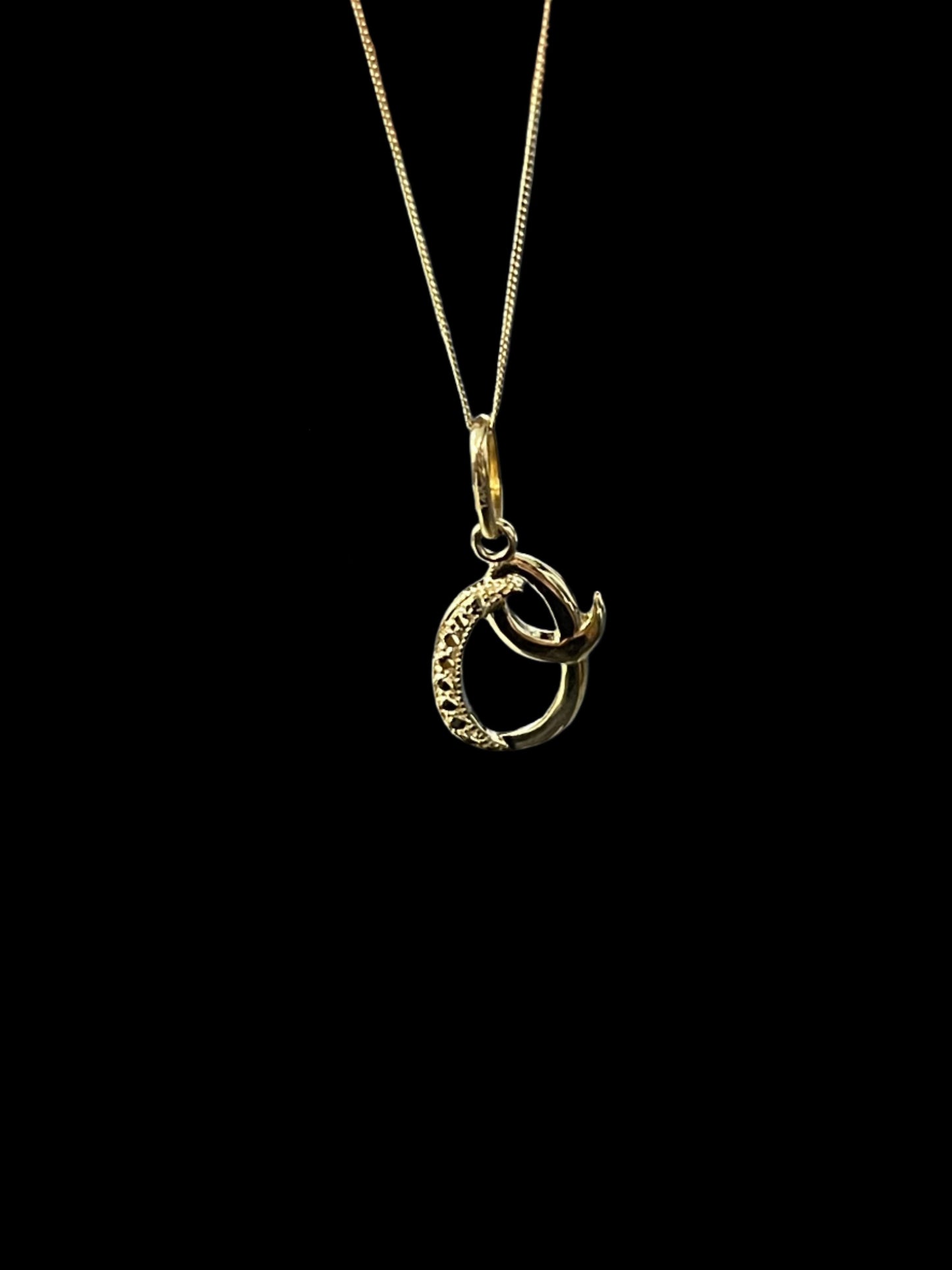 14K "O" Initial Pendant & Chain Set